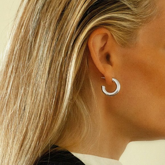 Thick Silver Hoops Round Tube Hoop Earrings 22 mm x 5 mm Thick Stamped 925 - Picture 1 of 5